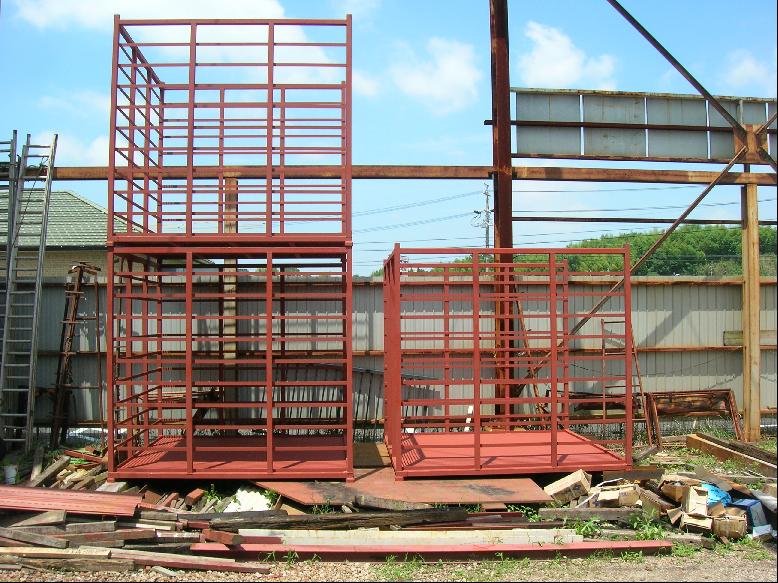鉄骨製品犬小屋