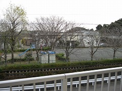 サウスステーション ベランダから公園を望む